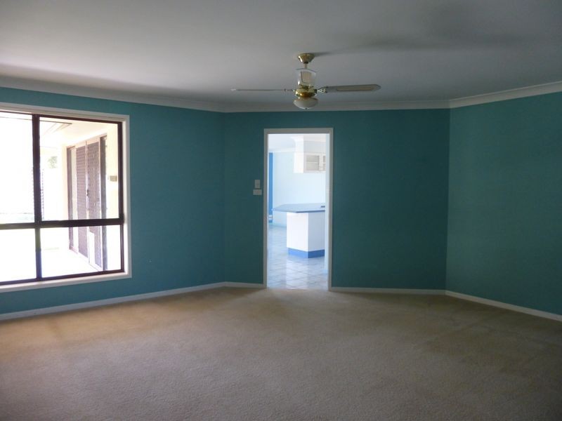 17 Rosier Place, Old Bar NSW 2430