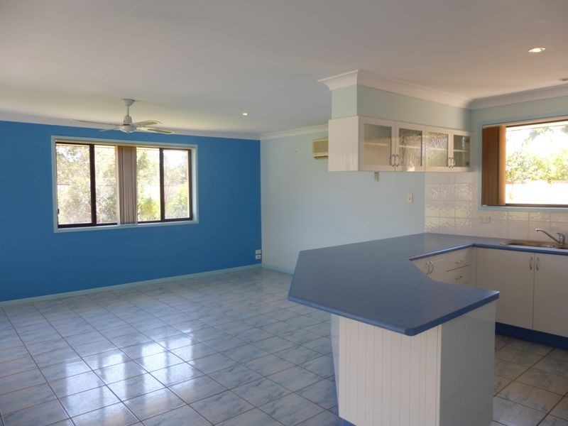 17 Rosier Place, Old Bar NSW 2430