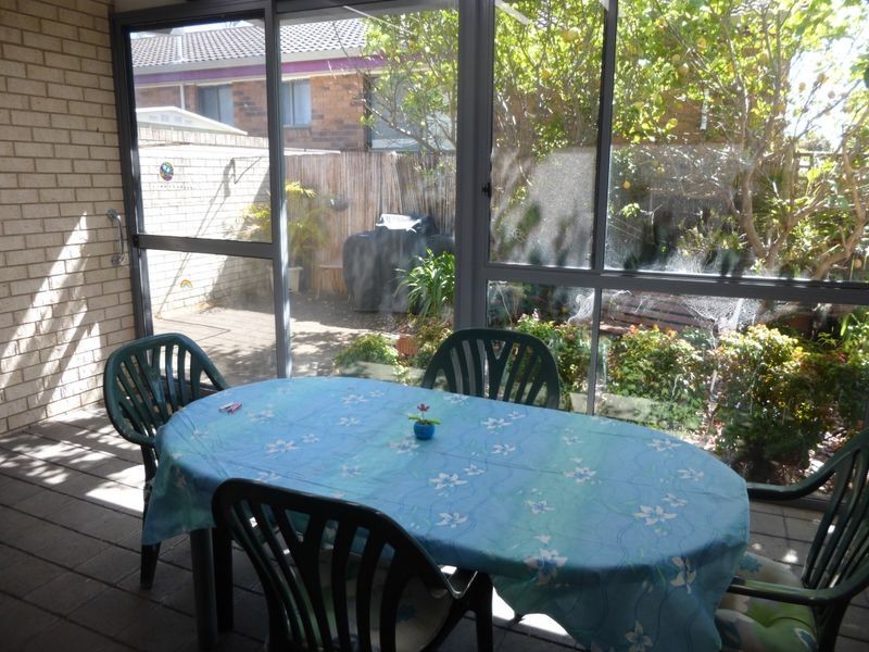 2/17 Belle Villa Parade, Old Bar NSW 2430