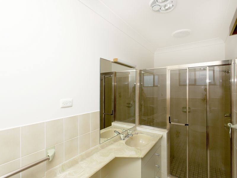 35 Pacific Parade, Old Bar NSW 2430