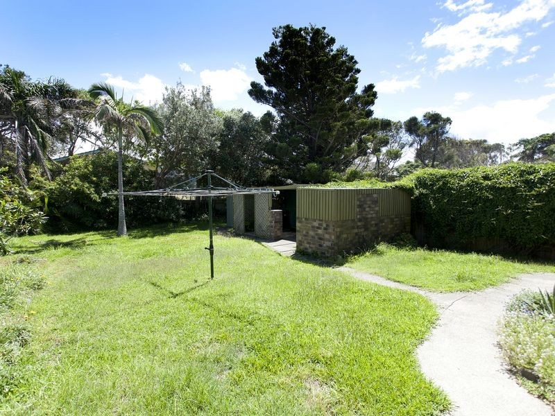 35 Pacific Parade, Old Bar NSW 2430