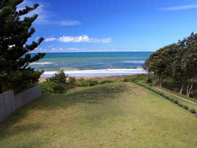 16 Lewis Street, Old Bar NSW 2430