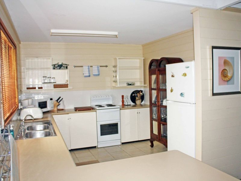 16 Lewis Street, Old Bar NSW 2430