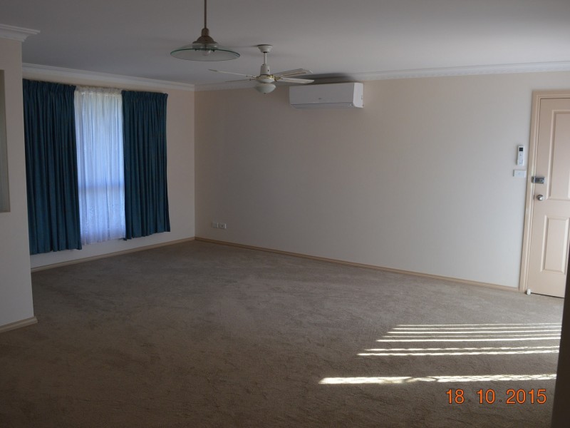 11 Bluehaven Drive, Old Bar NSW 2430