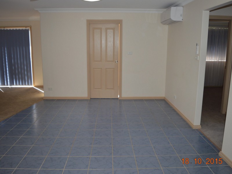 11 Bluehaven Drive, Old Bar NSW 2430