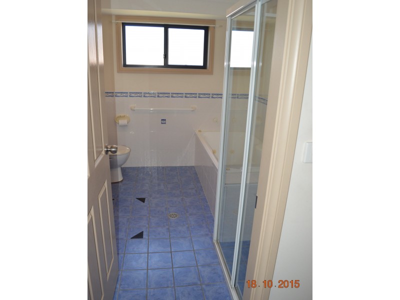 11 Bluehaven Drive, Old Bar NSW 2430