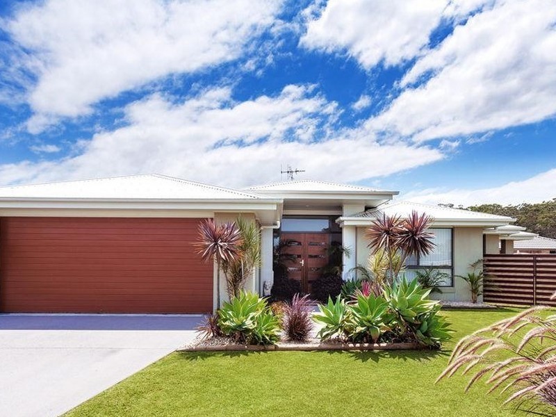 6 Curlew Place, Old Bar NSW 2430