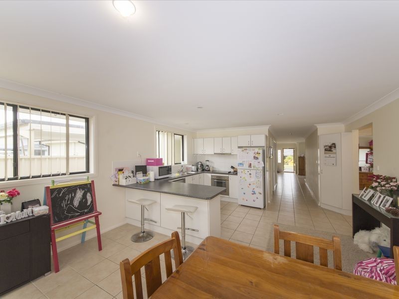 32A Ivy Crescent, Old Bar NSW 2430