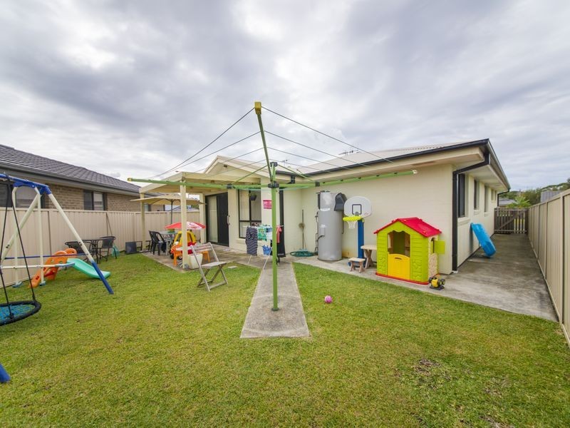 32A Ivy Crescent, Old Bar NSW 2430