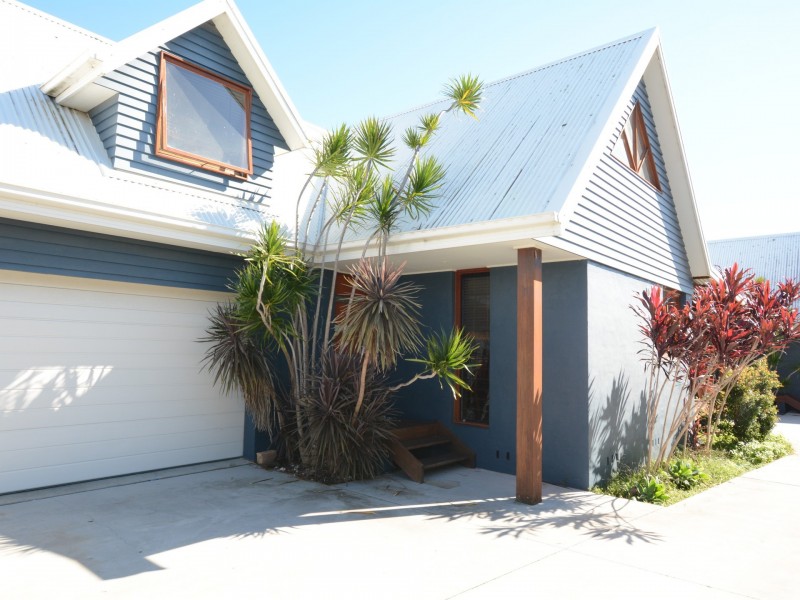 1/5 Flagtail Avenue, Old Bar NSW 2430