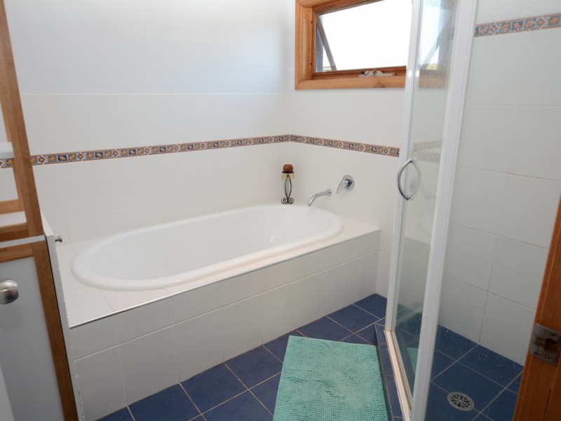 1/5 Flagtail Avenue, Old Bar NSW 2430