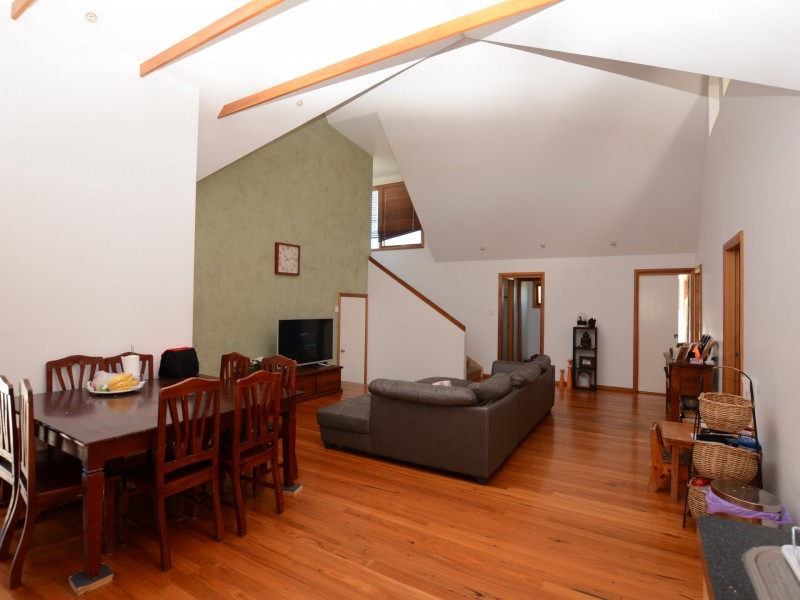 1/5 Flagtail Avenue, Old Bar NSW 2430