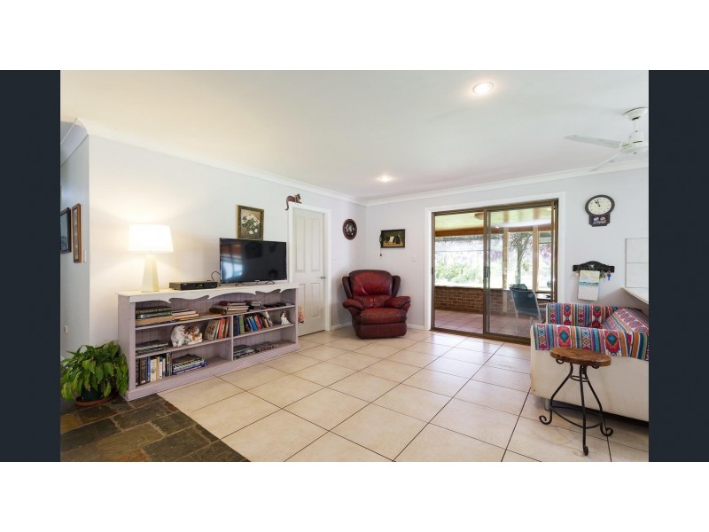 25 Myles Close, Old Bar NSW 2430