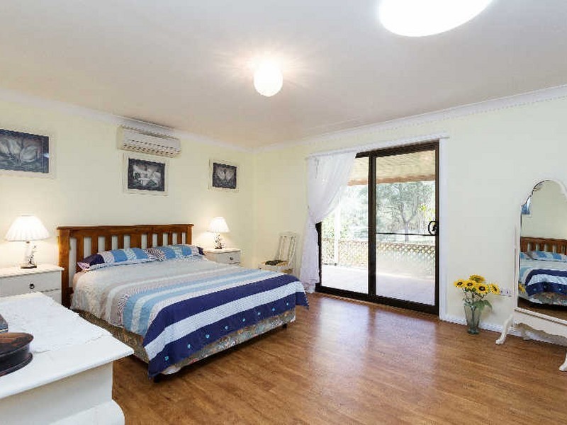 25 Myles Close, Old Bar NSW 2430