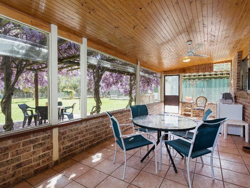 25 Myles Close, Old Bar NSW 2430