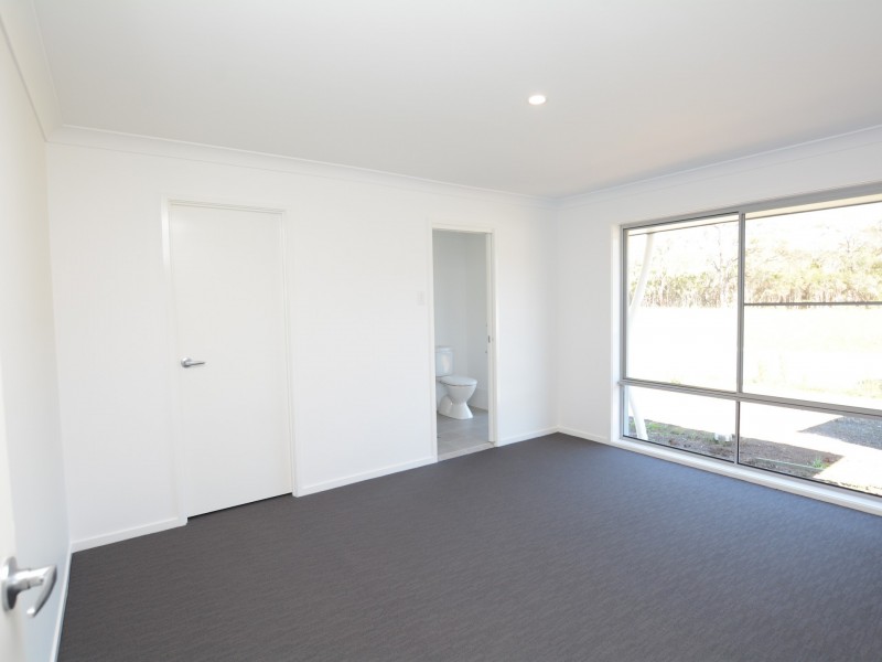 78 Albatross Way, Old Bar NSW 2430