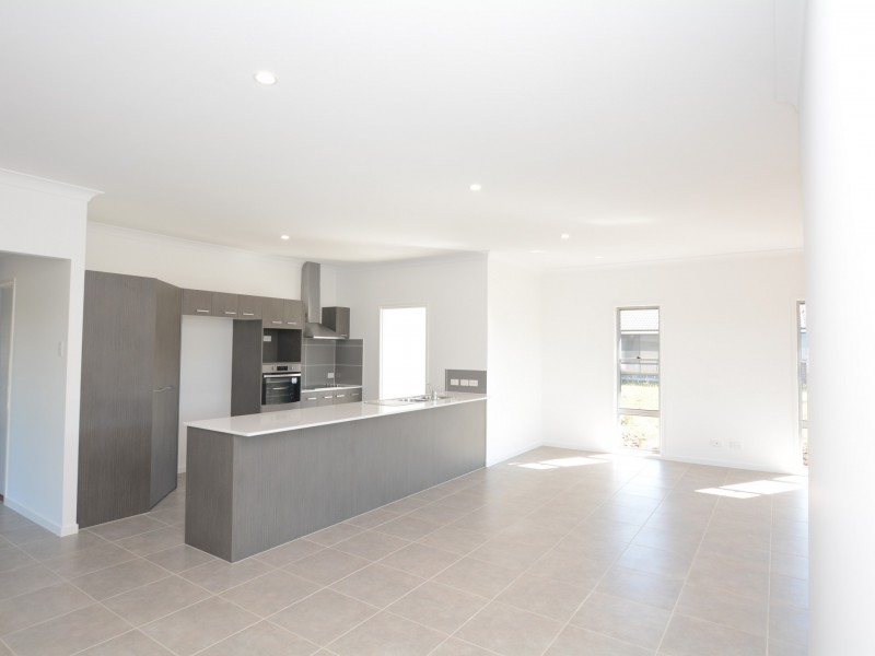 78 Albatross Way, Old Bar NSW 2430