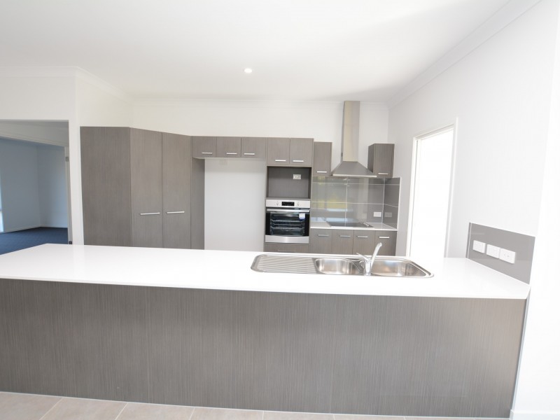 78 Albatross Way, Old Bar NSW 2430