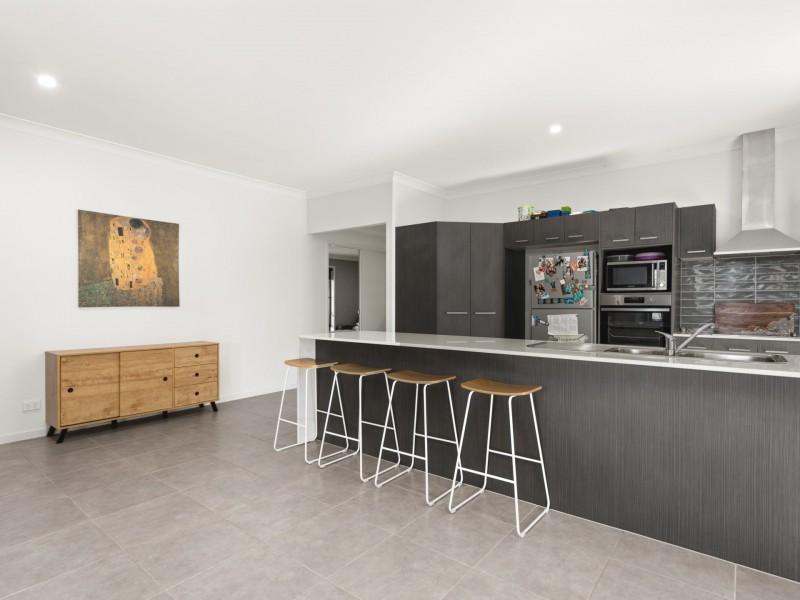 74 Albatross Way, Old Bar NSW 2430