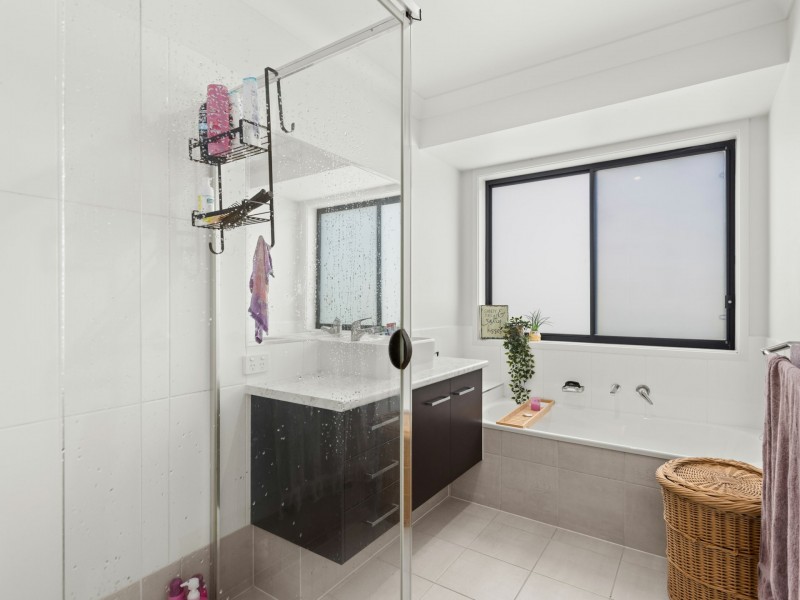 74 Albatross Way, Old Bar NSW 2430
