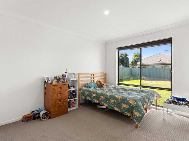 74 Albatross Way, Old Bar NSW 2430