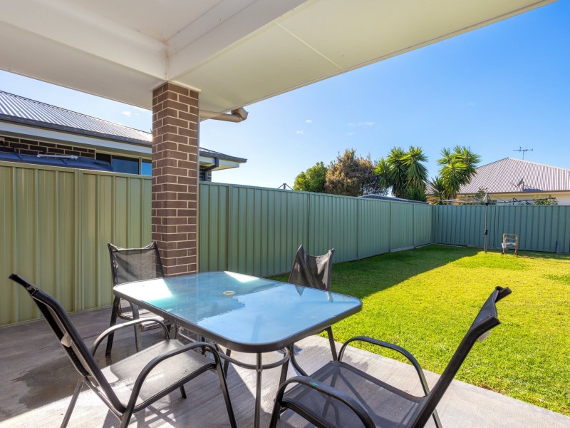 74 Albatross Way, Old Bar NSW 2430