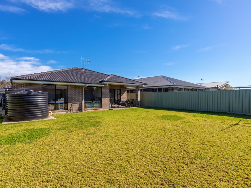 74 Albatross Way, Old Bar NSW 2430