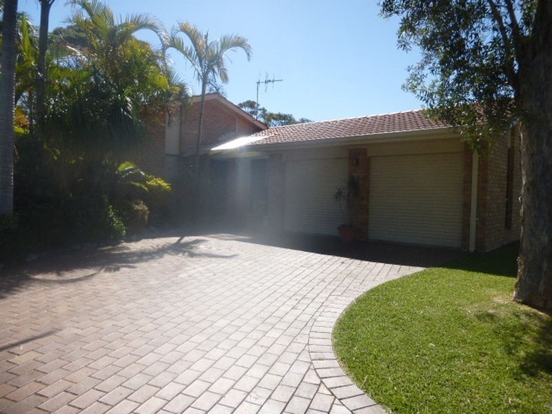 1 Suni Drive, Old Bar NSW 2430