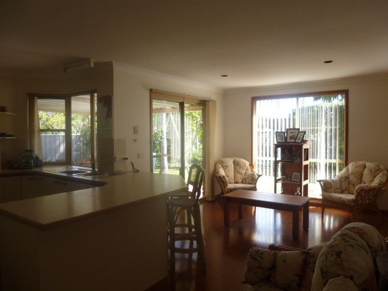 1 Suni Drive, Old Bar NSW 2430