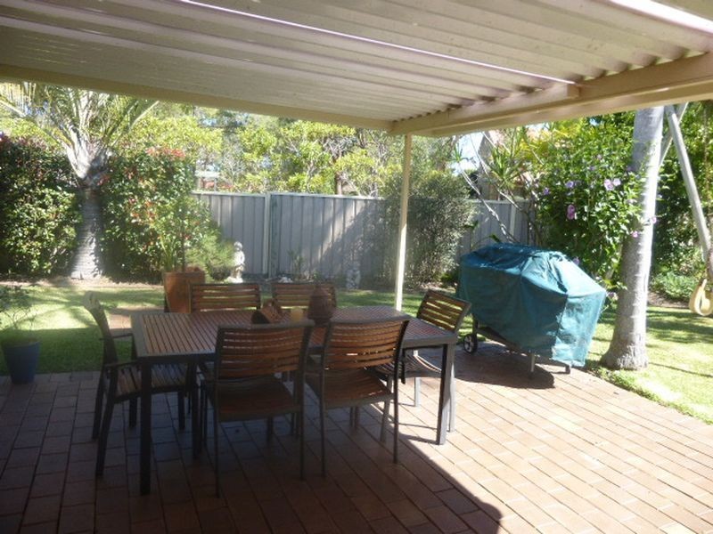 1 Suni Drive, Old Bar NSW 2430