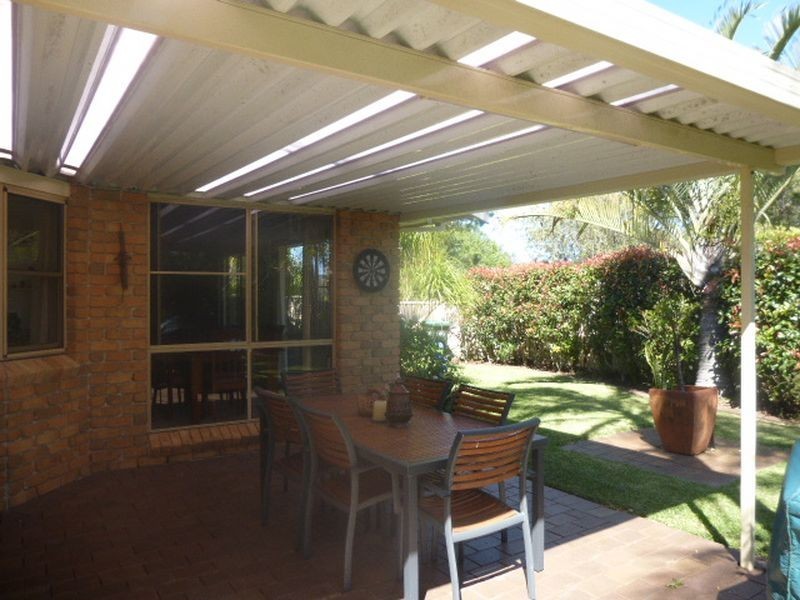 1 Suni Drive, Old Bar NSW 2430