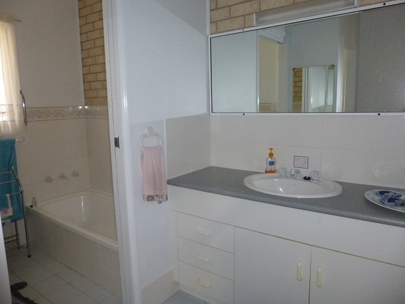 2/17 Belle Villa Parade, Old Bar NSW 2430