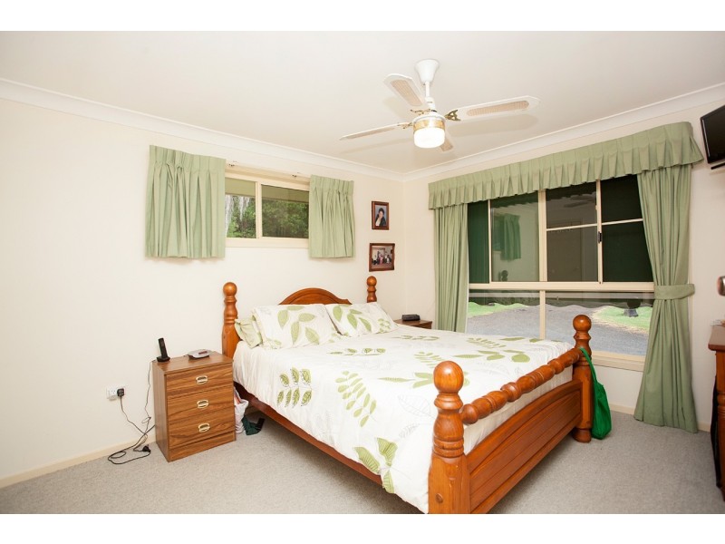 30 Kolinda Drive, Old Bar NSW 2430