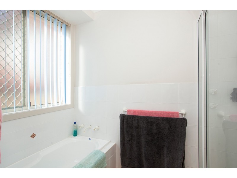 9A Medowie Road, Old Bar NSW 2430