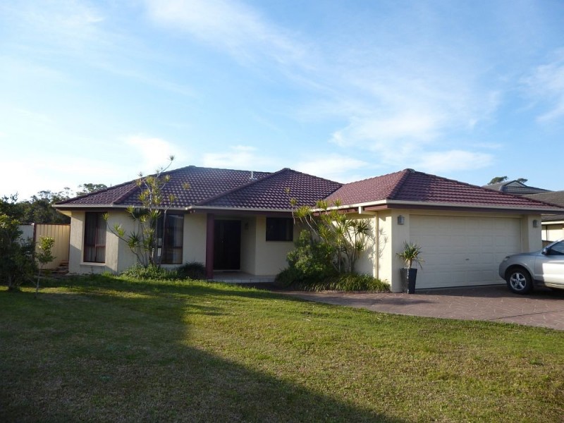 17 Rosier Place, Old Bar NSW 2430