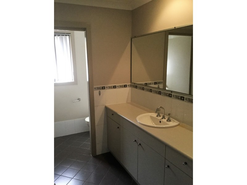 7 Rosier Place, Old Bar NSW 2430