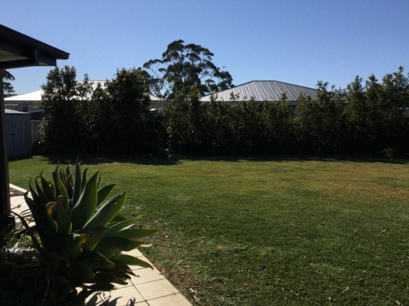 7 Rosier Place, Old Bar NSW 2430