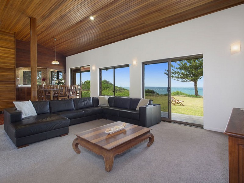 24 Lewis Street, Old Bar NSW 2430