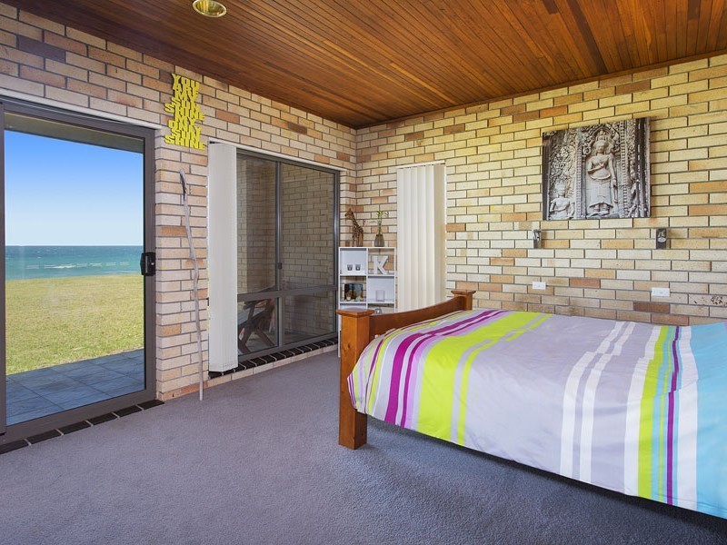 24 Lewis Street, Old Bar NSW 2430