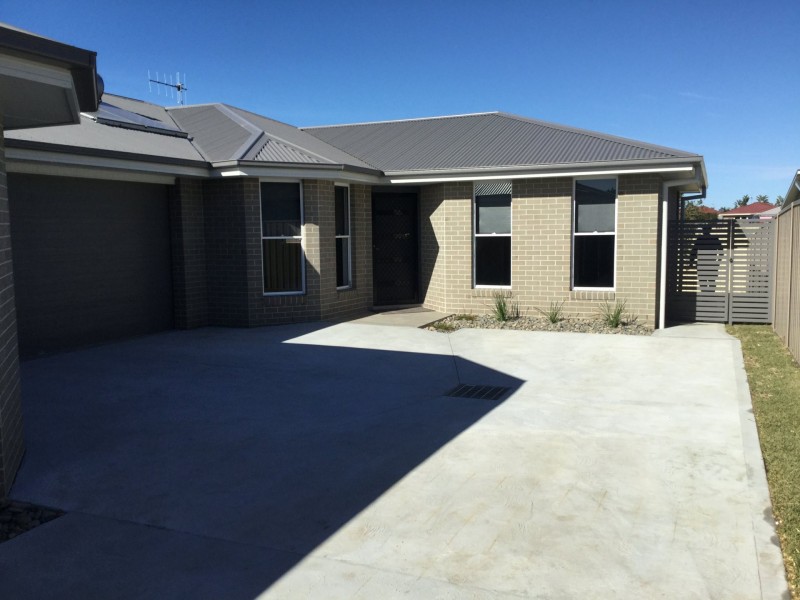 2/74 Forest Lane, Old Bar NSW 2430