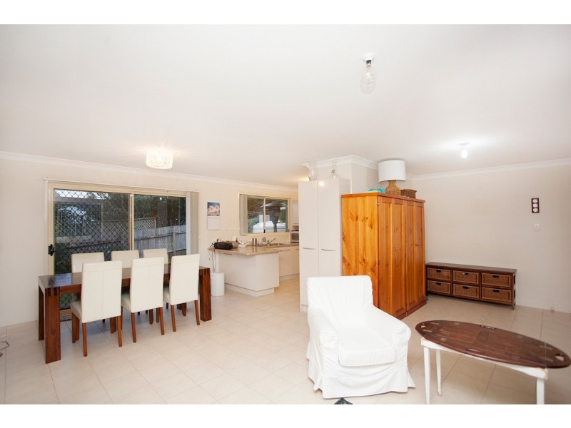 6 Kestrel Avenue, Old Bar NSW 2430