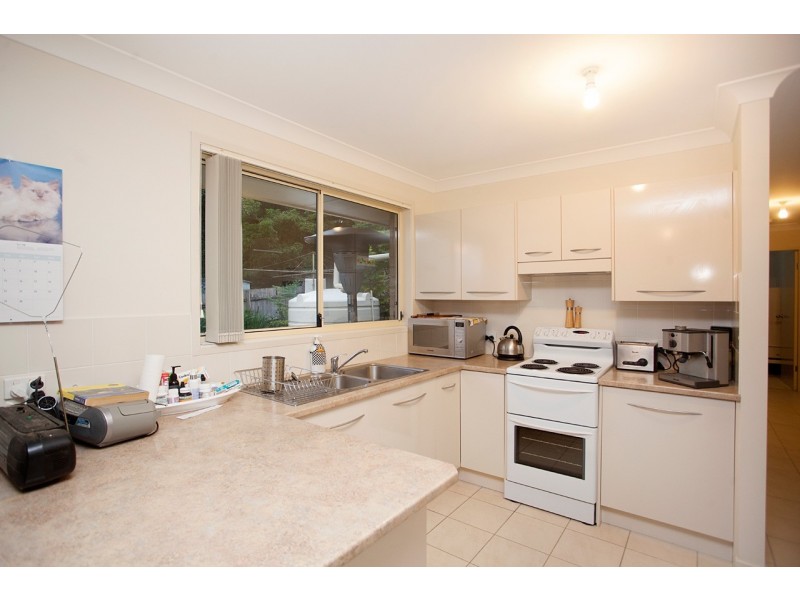 6 Kestrel Avenue, Old Bar NSW 2430
