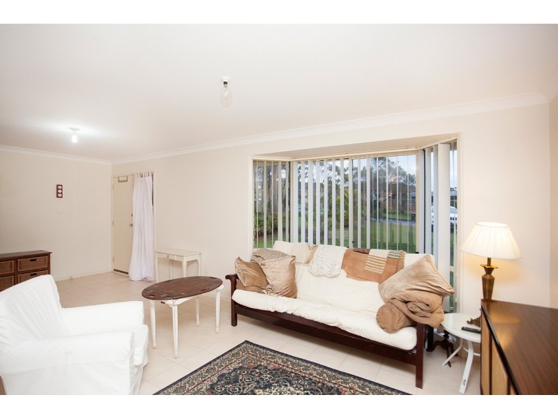 6 Kestrel Avenue, Old Bar NSW 2430