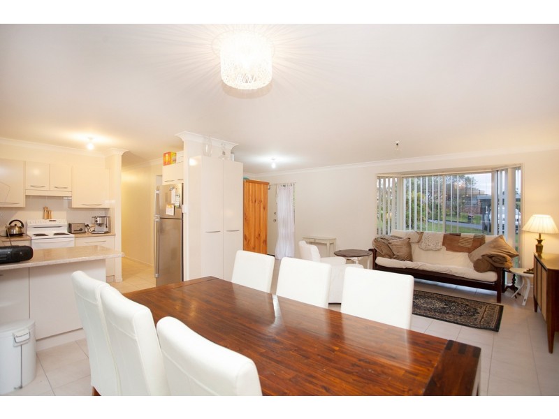 6 Kestrel Avenue, Old Bar NSW 2430