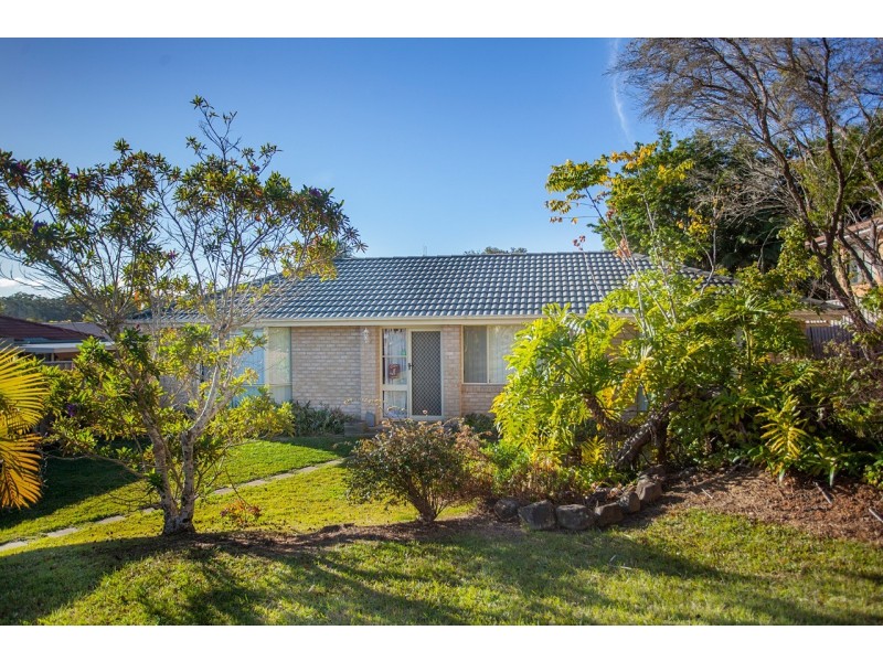 6 Kestrel Avenue, Old Bar NSW 2430