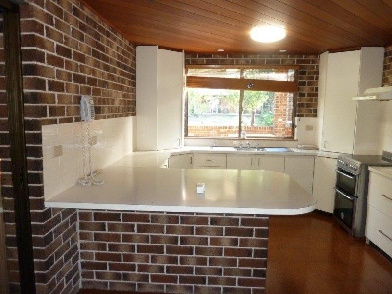 16 Kolinda Drive, Old Bar NSW 2430