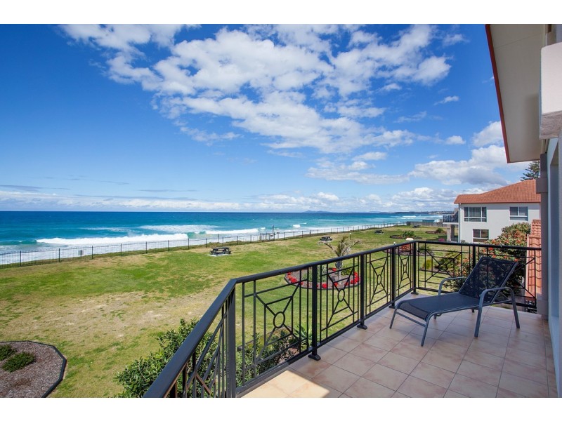 2/32 Lewis Street, Old Bar NSW 2430