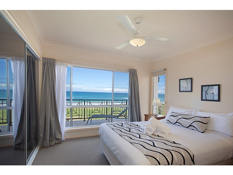 2/32 Lewis Street, Old Bar NSW 2430