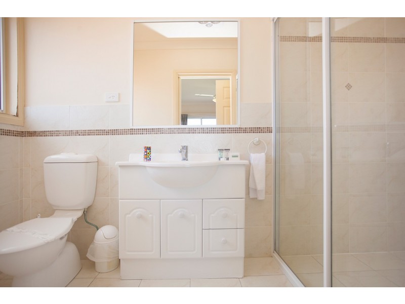 2/32 Lewis Street, Old Bar NSW 2430