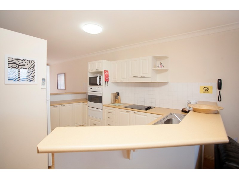 2/32 Lewis Street, Old Bar NSW 2430